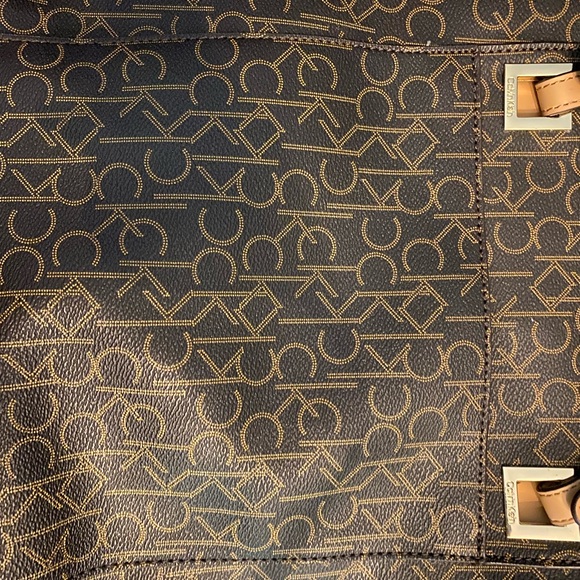 Calvin Klein purse , never worn , popped tags off - Picture 2 of 5